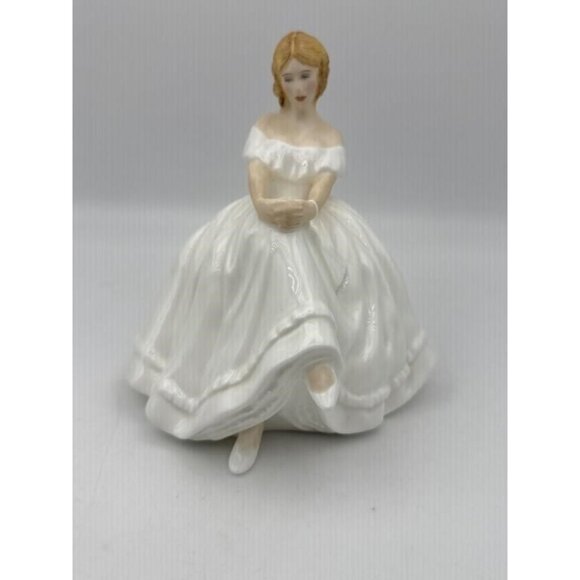 Royal Doulton Figurine “Heather” HN2956 – Hand Painted Porcelain Lady - Picture 1 of 4